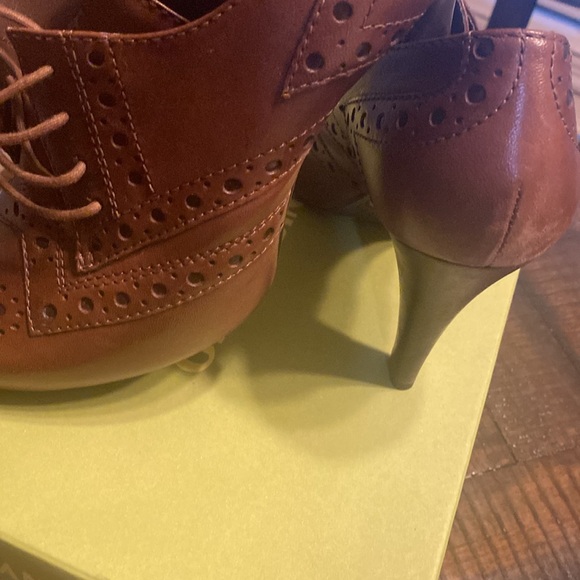 Gianni Bini Brown lace-up heel’s size 9 - Picture 6 of 7